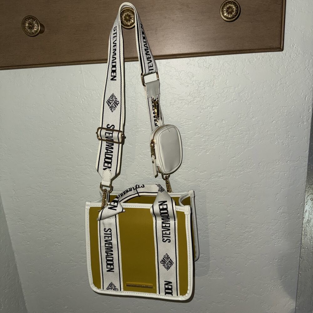 STEVE MADDEN BWEBBER SATCHEL CROSSBODY/HANDBAG - With Ear Bud Case NWT